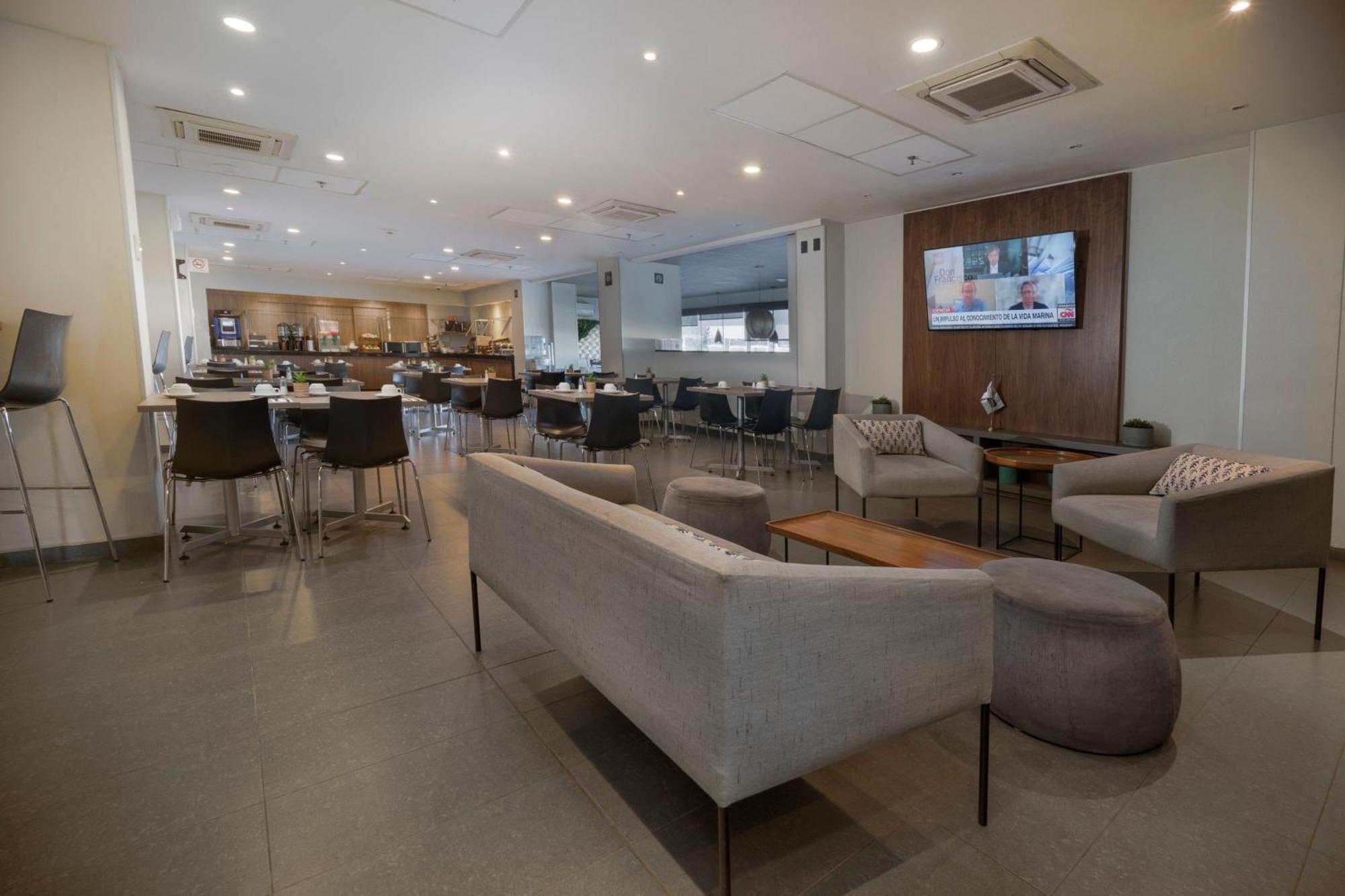 ซิตี้ เอ็กซ์เพรส ซานติอาโก แอโรปูร์โต ชิลี Hotel ภายนอก รูปภาพ