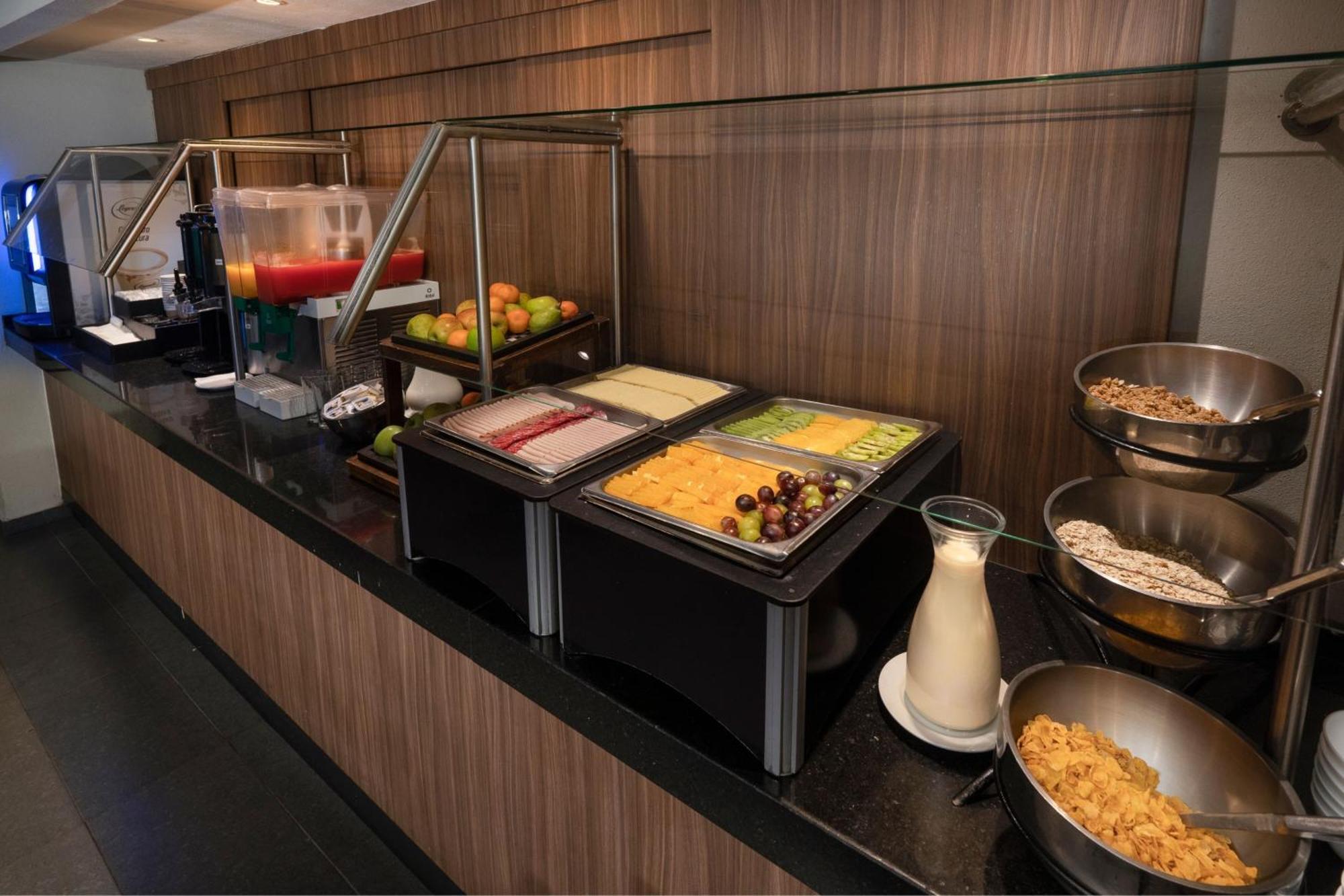 ซิตี้ เอ็กซ์เพรส ซานติอาโก แอโรปูร์โต ชิลี Hotel ภายนอก รูปภาพ