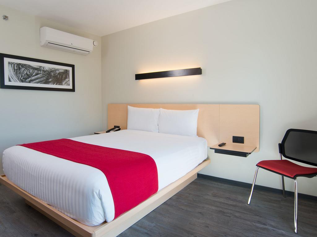 ซิตี้ เอ็กซ์เพรส ซานติอาโก แอโรปูร์โต ชิลี Hotel ภายนอก รูปภาพ