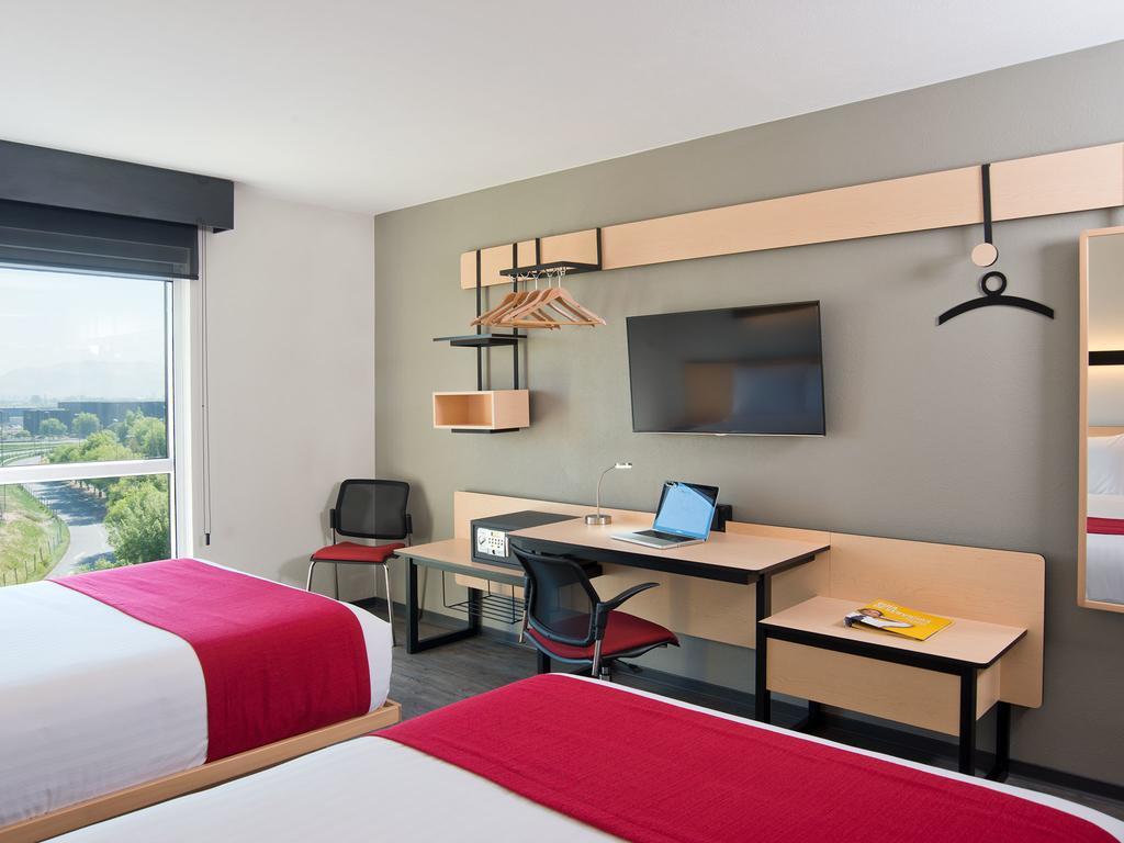 ซิตี้ เอ็กซ์เพรส ซานติอาโก แอโรปูร์โต ชิลี Hotel ภายนอก รูปภาพ