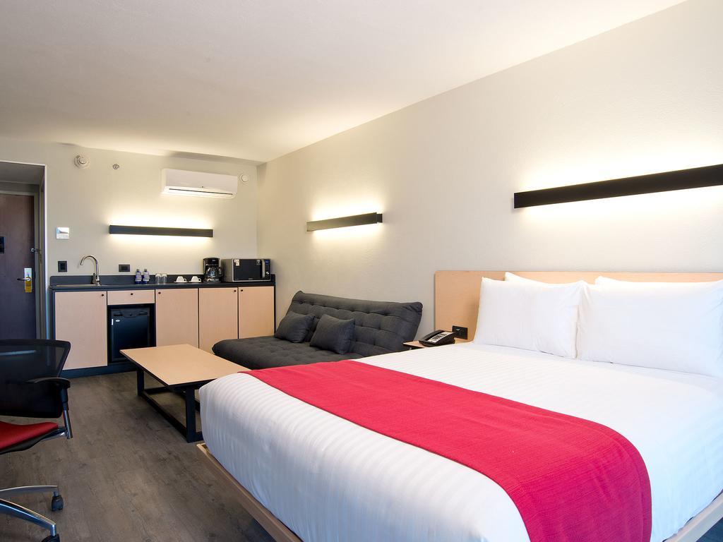 ซิตี้ เอ็กซ์เพรส ซานติอาโก แอโรปูร์โต ชิลี Hotel ภายนอก รูปภาพ
